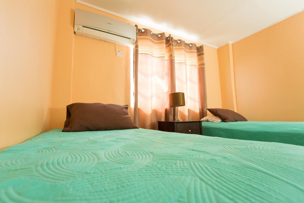 קינגסטון Cozy Accommodations - Dorchester City Line מראה חיצוני תמונה